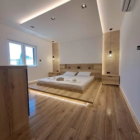Vila Bosfor Vila *