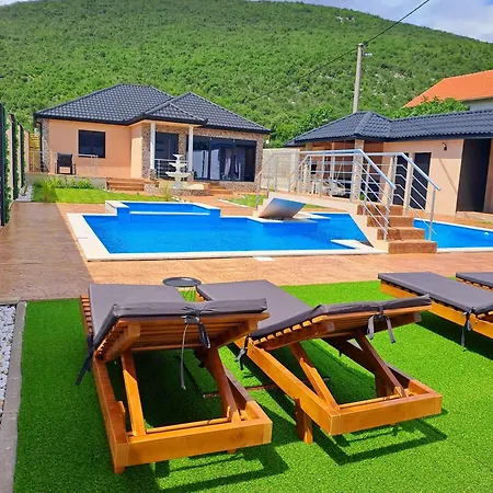 Vila Bosfor Vila *